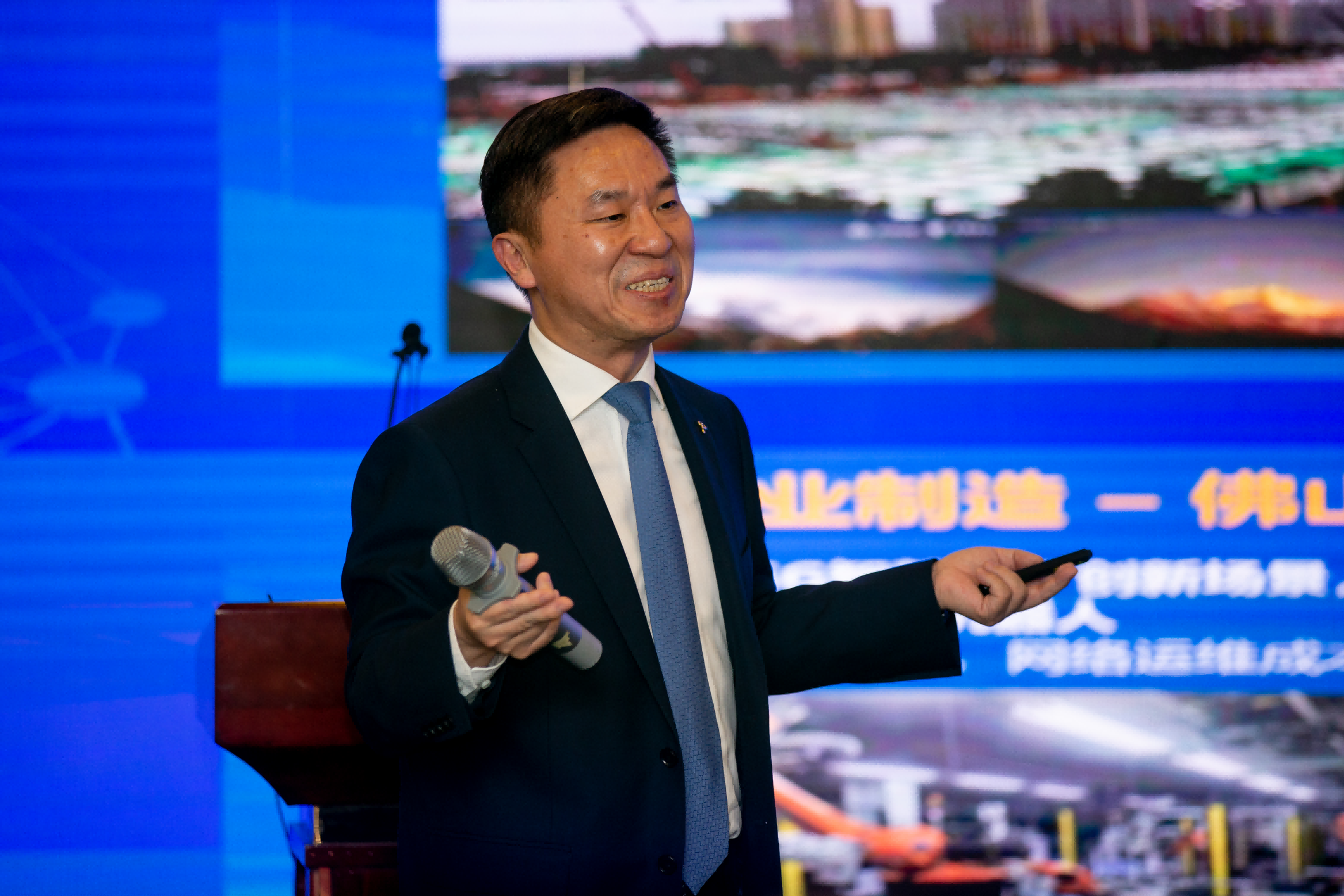 中国公共关系协会会长郭卫民,副会长张小影,张晓兰,夏吉宣,潘庆中